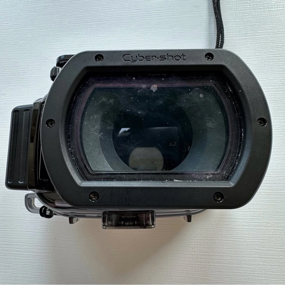 Sony Cyber-shot Marine Pack black underwater camera housing w/ accessories‎